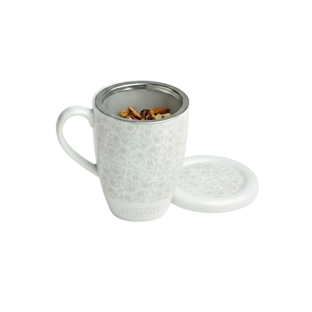 ფაიფურის ჩაის ჭიქა